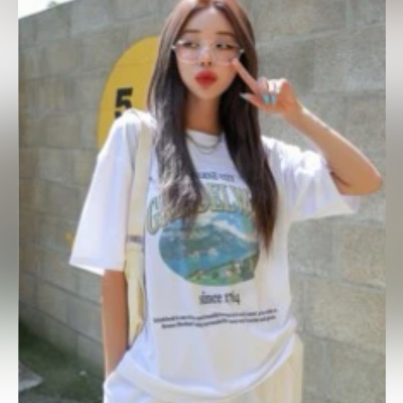 Urban Outfitters Tops - Dazy Cute Graphic Oversized Top